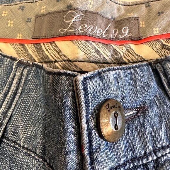 Level 99 Jean shorts cargo pockets. Size 27. - Picture 4 of 6